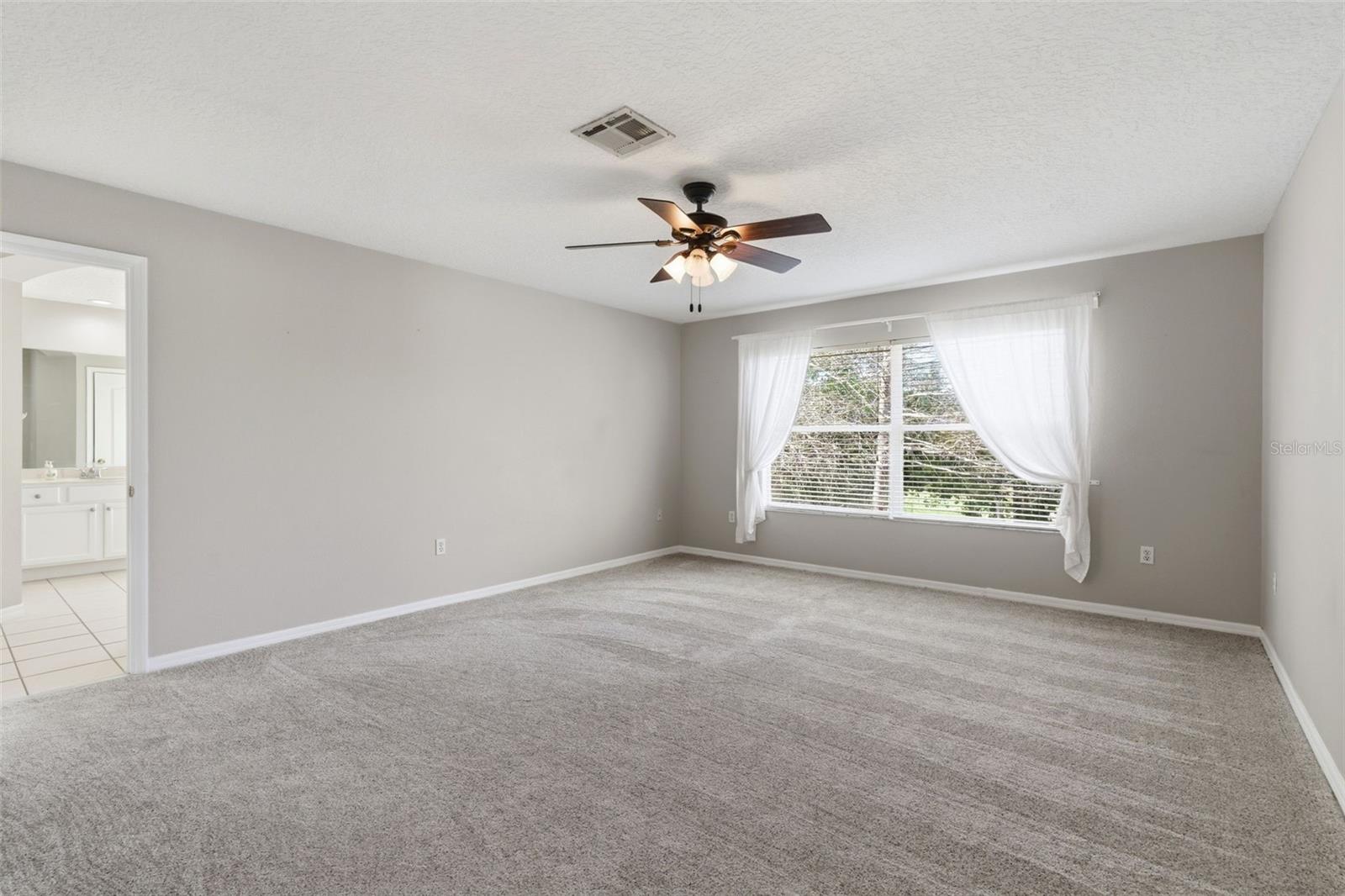 Image 25 of 47 For 141 Spring Glen Drive