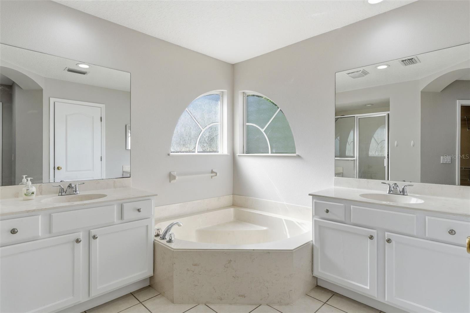 Image 27 of 47 For 141 Spring Glen Drive