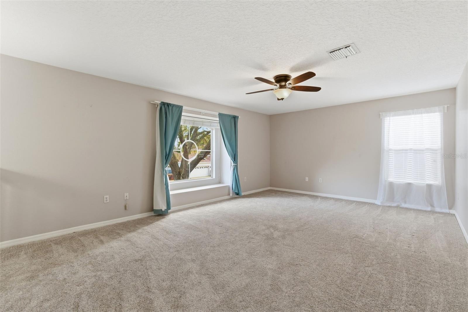 Image 30 of 47 For 141 Spring Glen Drive