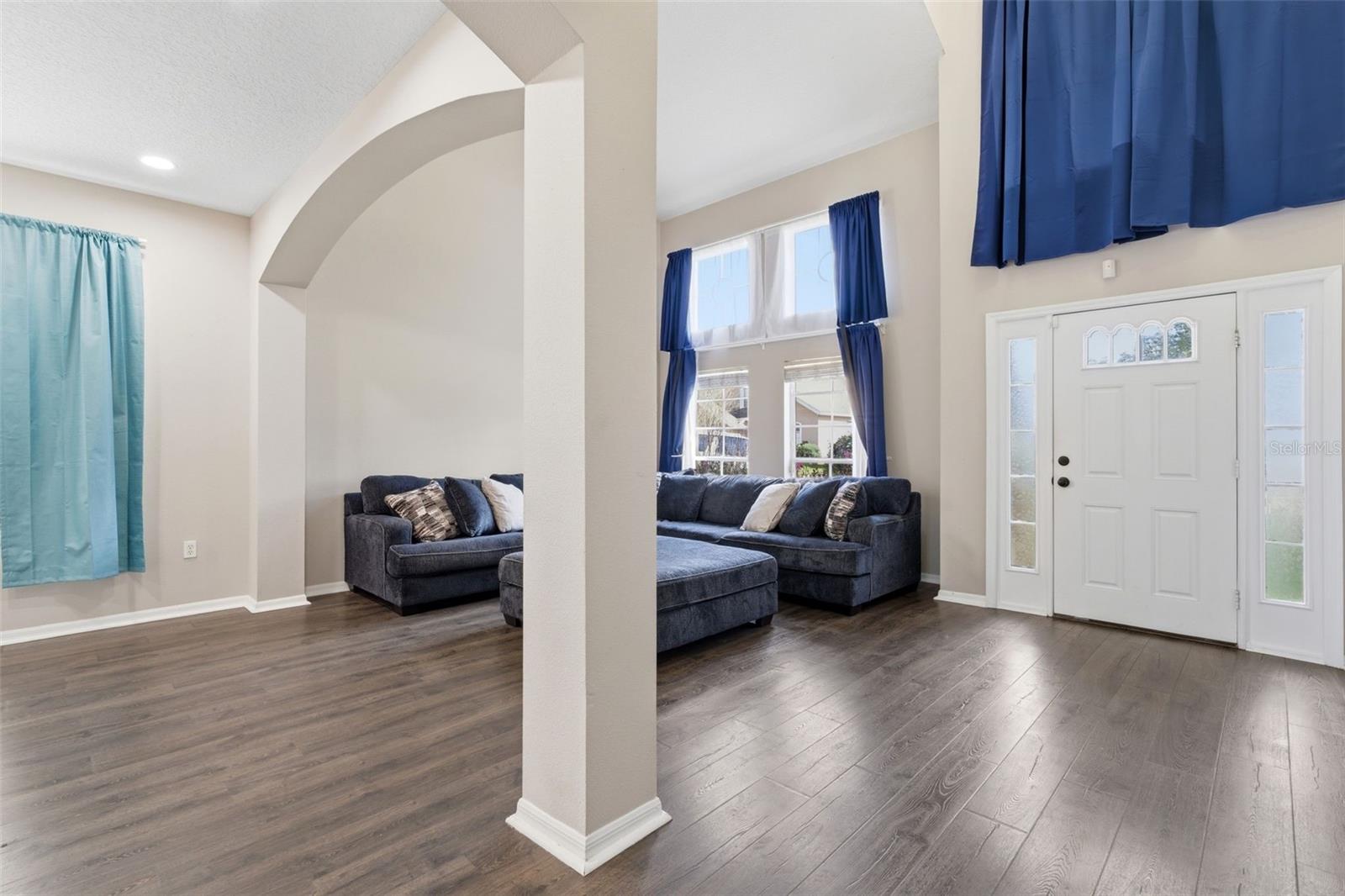 Image 5 of 47 For 141 Spring Glen Drive