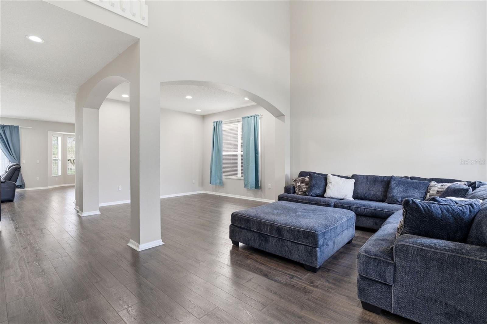 Image 6 of 47 For 141 Spring Glen Drive