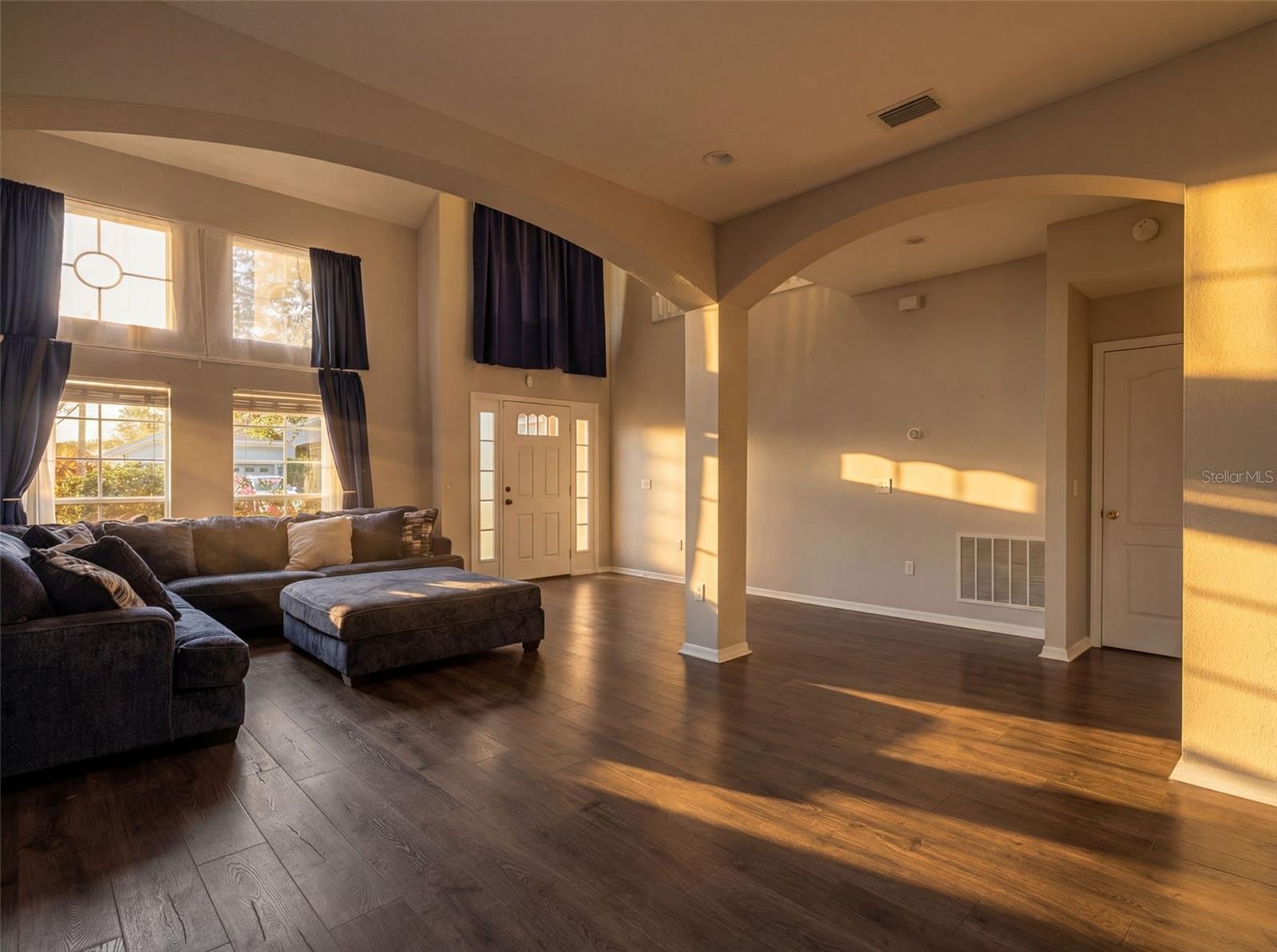 Image 8 of 47 For 141 Spring Glen Drive