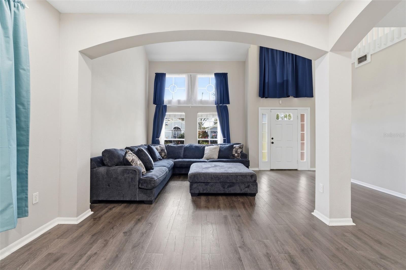 Image 9 of 47 For 141 Spring Glen Drive