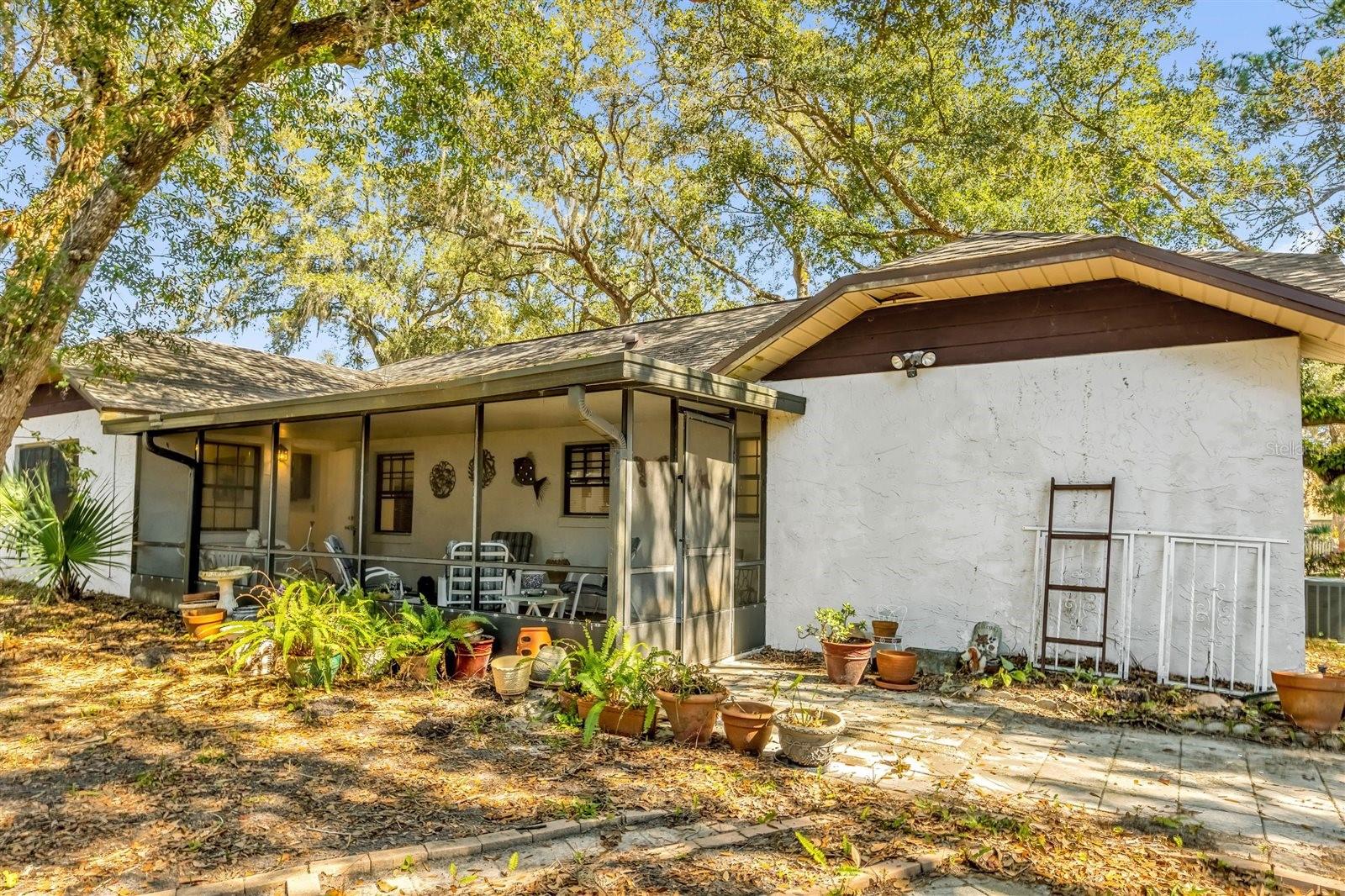 Image 4 of 30 For 6113 Del Rio Drive