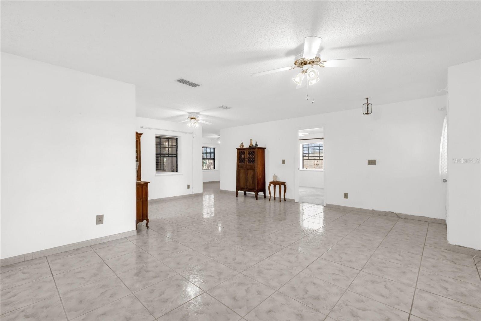 Image 5 of 30 For 6113 Del Rio Drive