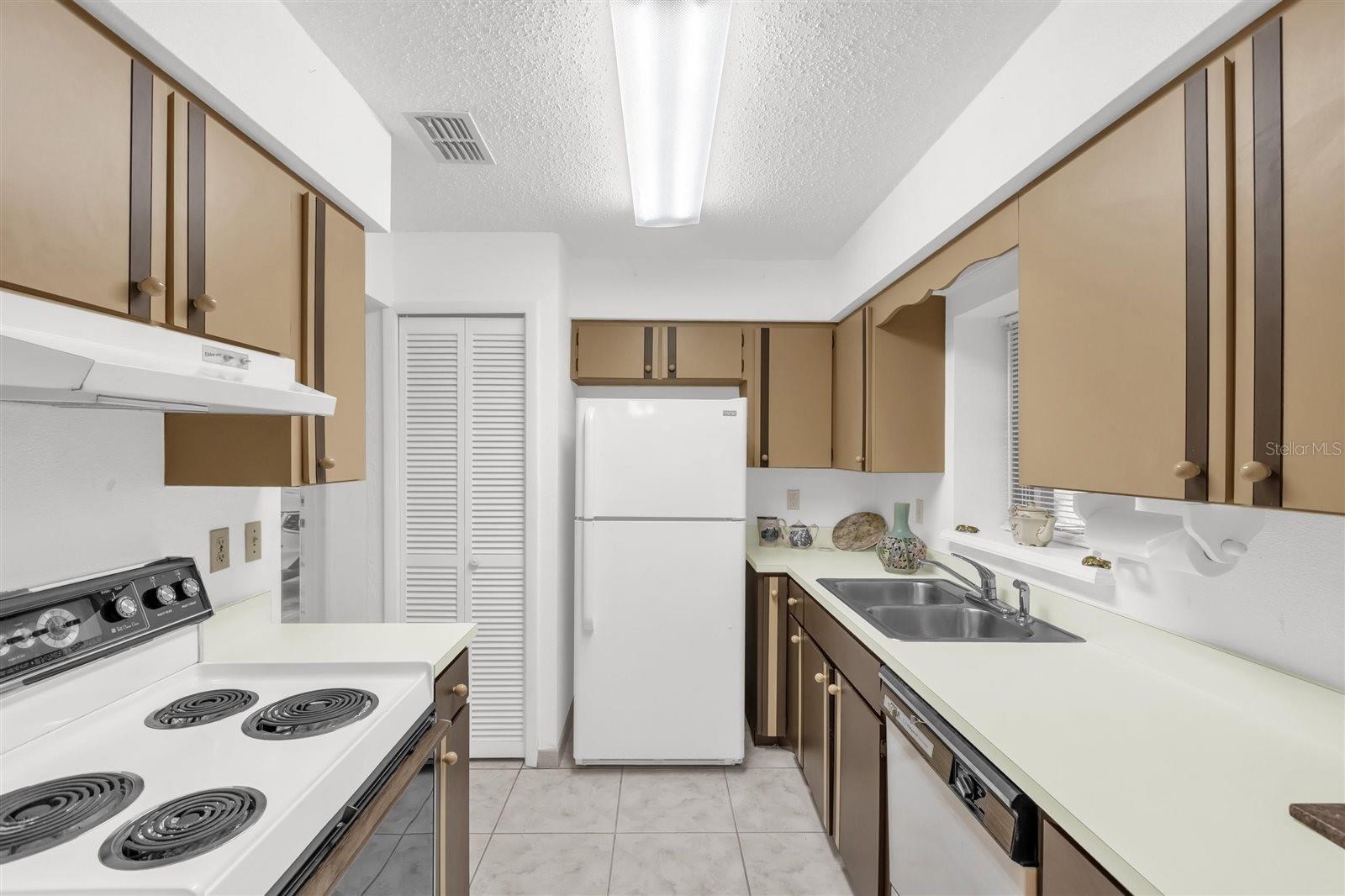 Image 9 of 30 For 6113 Del Rio Drive