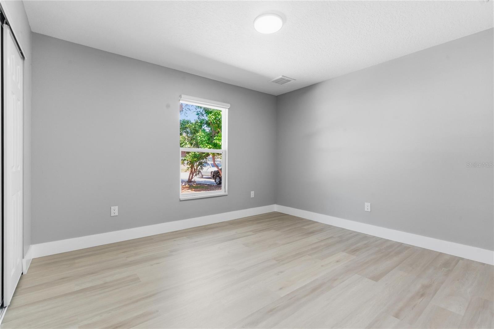 Image 13 of 14 For 5720 79th Avenue N