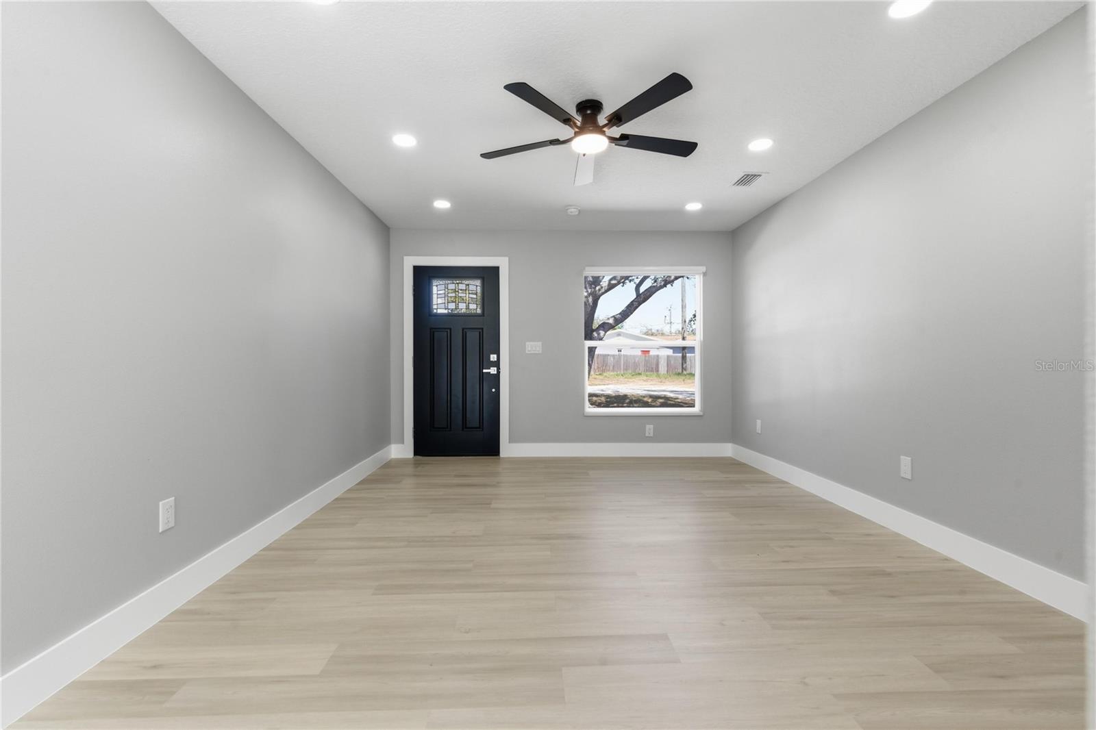 Image 7 of 14 For 5720 79th Avenue N