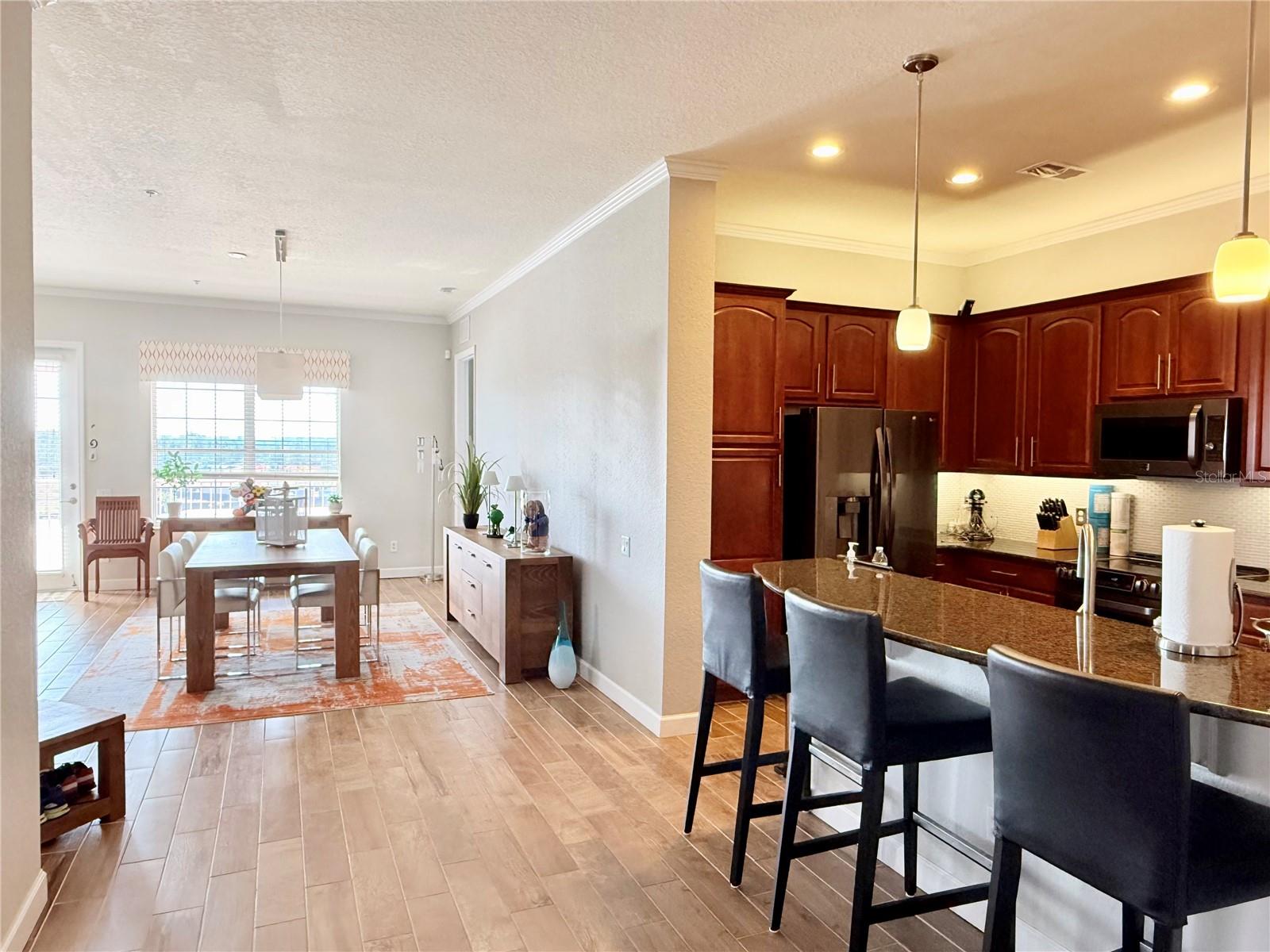 Image 7 of 45 For 5048 Shoreway Loop 404