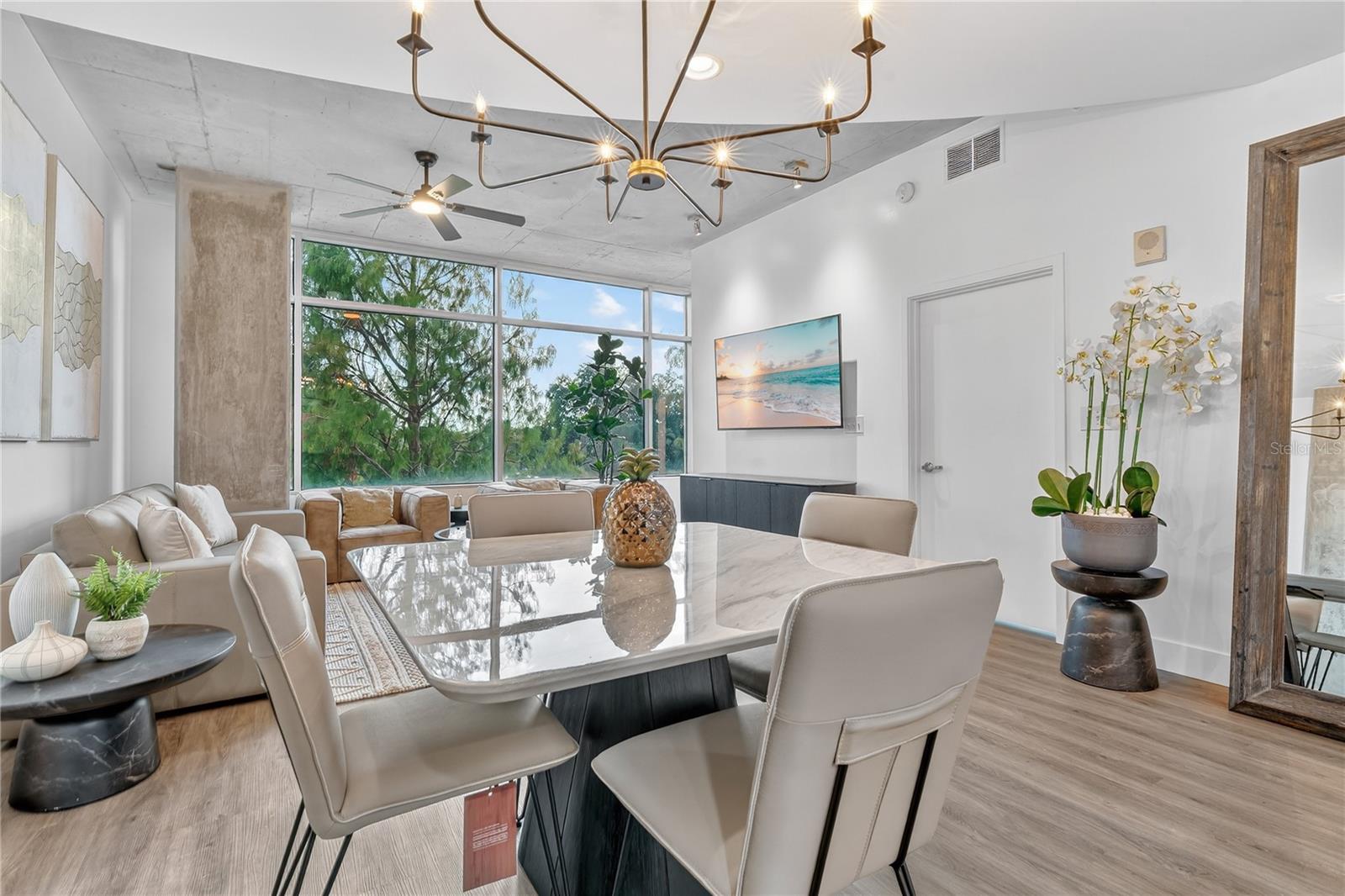 Image 20 of 59 For 525 Jackson Street 403