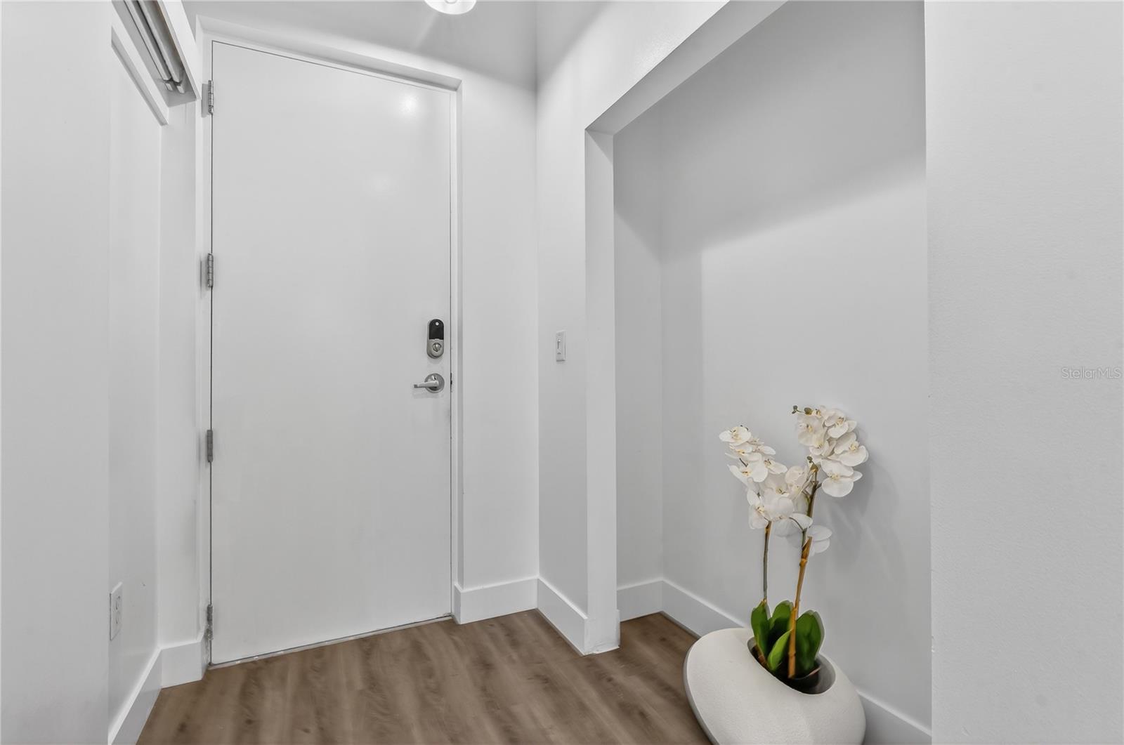 Image 5 of 59 For 525 Jackson Street 403