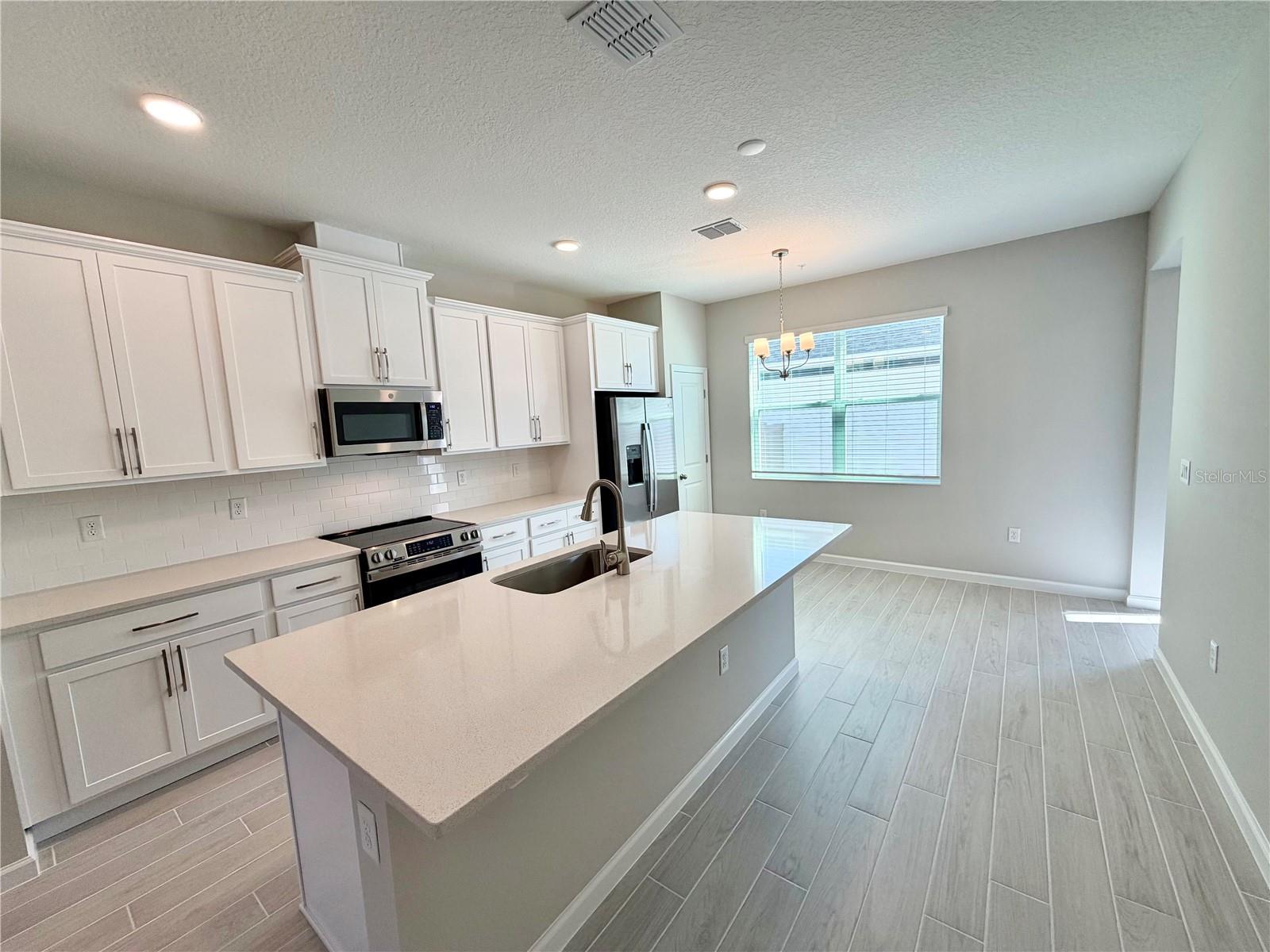 Image 2 of 32 For 346 Lady Palm Street