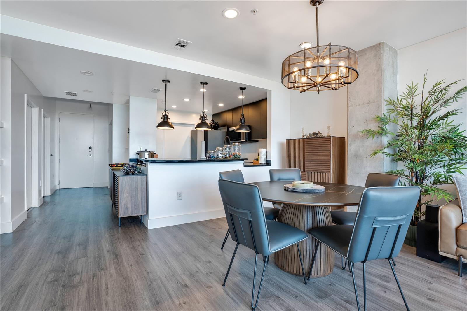 Image 12 of 53 For 525 Jackson Street 604