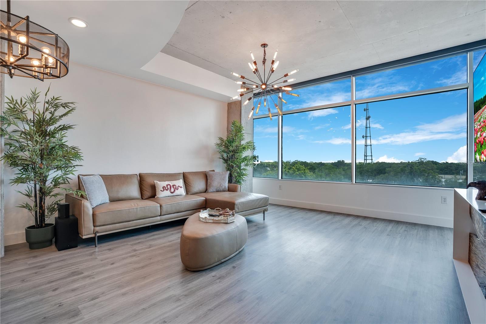 Image 14 of 53 For 525 Jackson Street 604