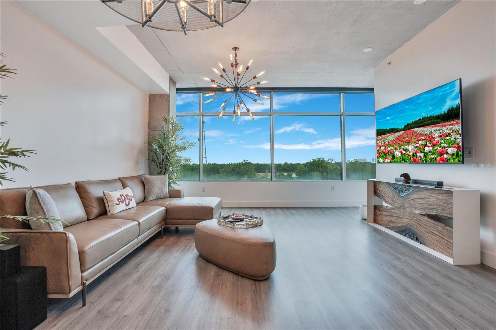 Image 15 of 53 For 525 Jackson Street 604