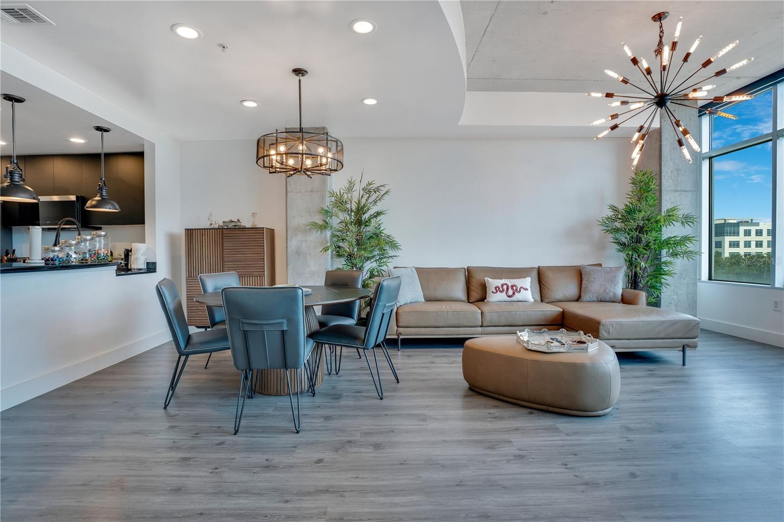 Image 16 of 53 For 525 Jackson Street 604