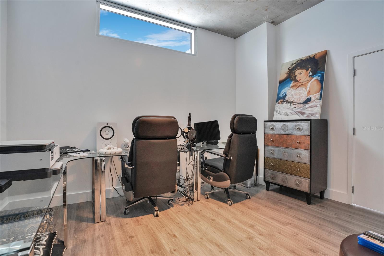 Image 28 of 53 For 525 Jackson Street 604