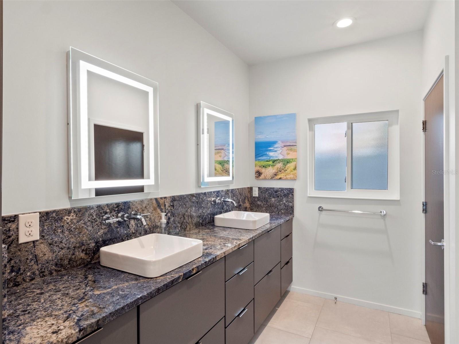 Listing photo id 27 for 1021 Temple Grove Place