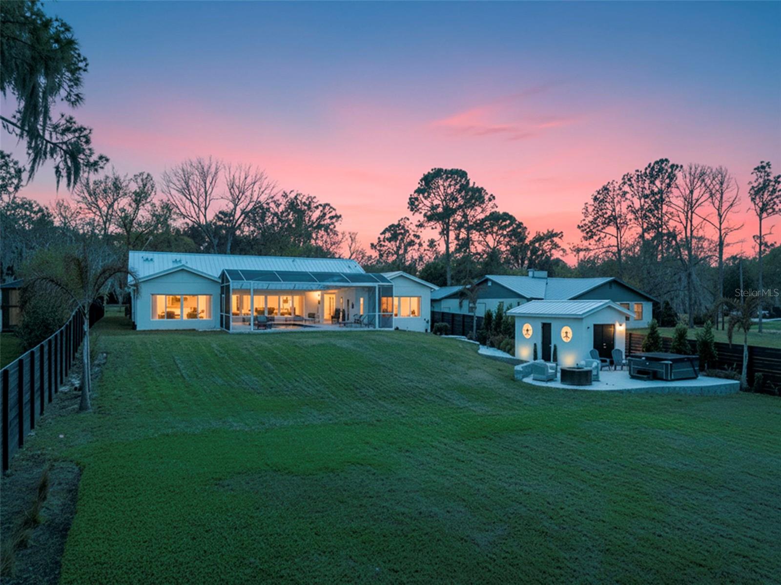 Listing photo id 1 for 1021 Temple Grove Place