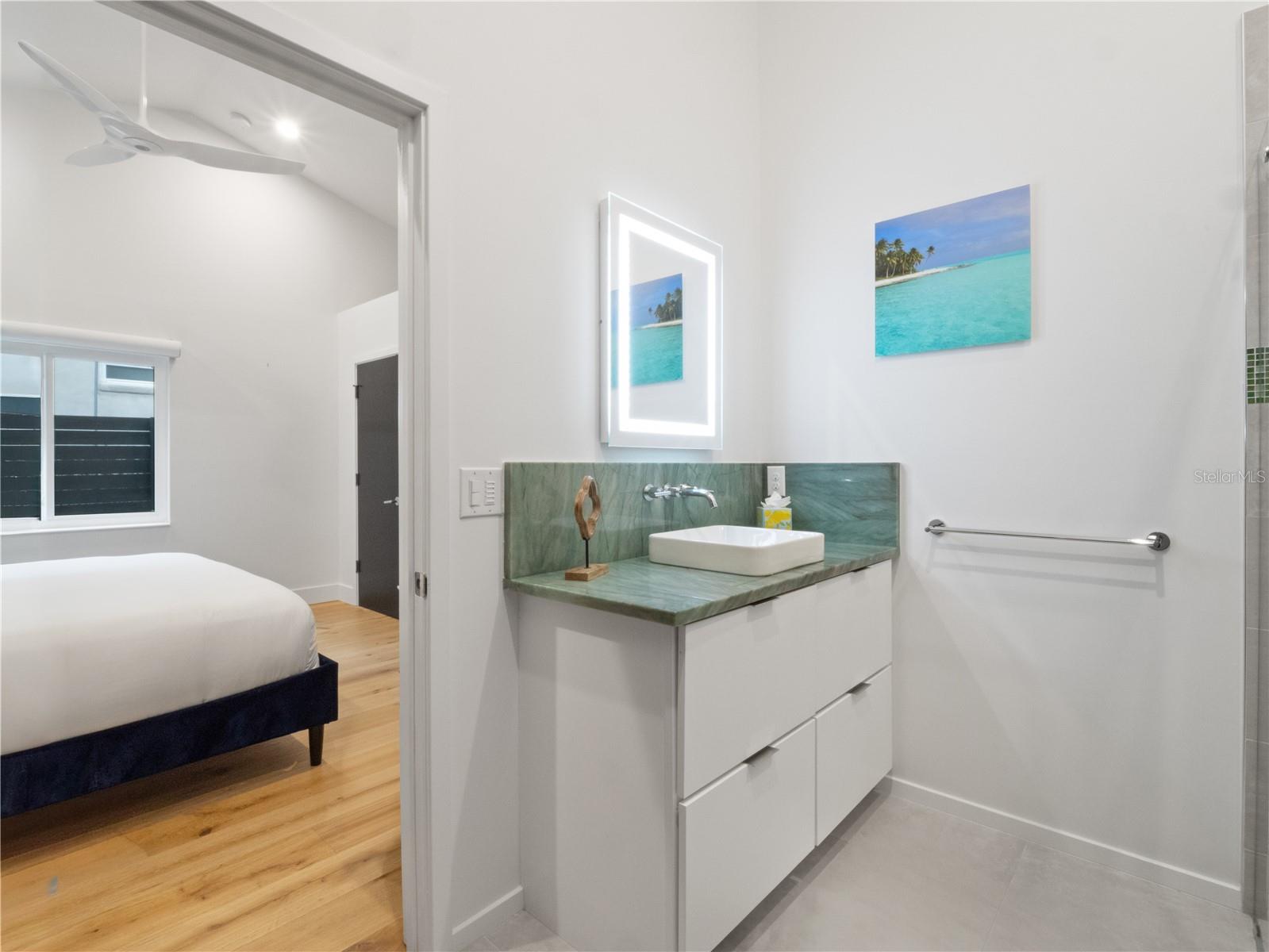 Listing photo id 29 for 1021 Temple Grove Place