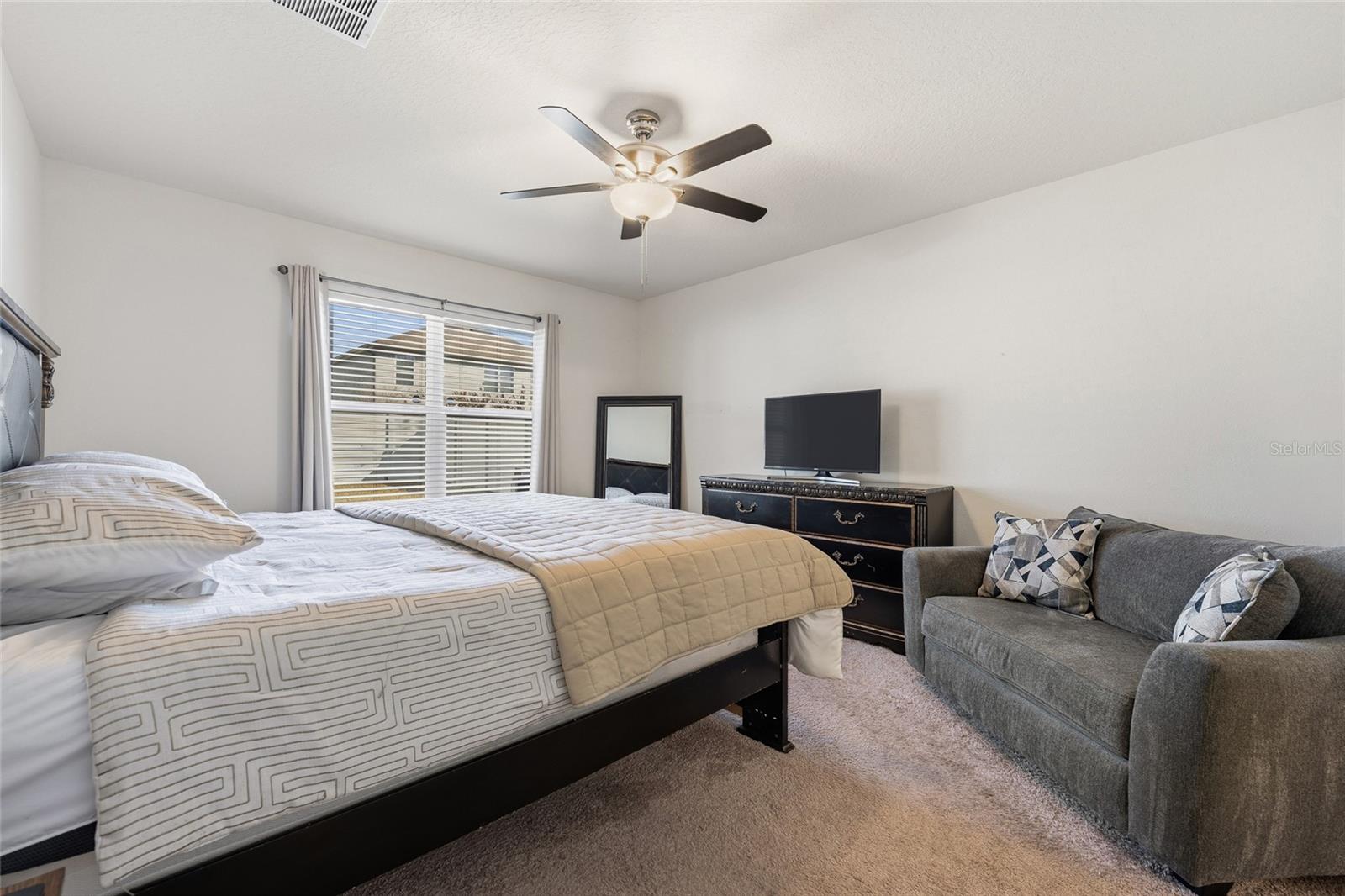 Image 11 of 33 For 3658 Maidencain Street