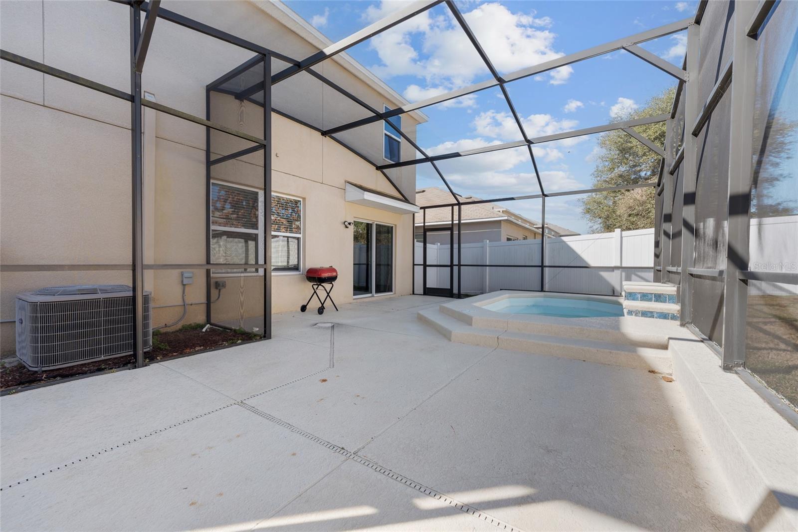 Image 28 of 33 For 3658 Maidencain Street