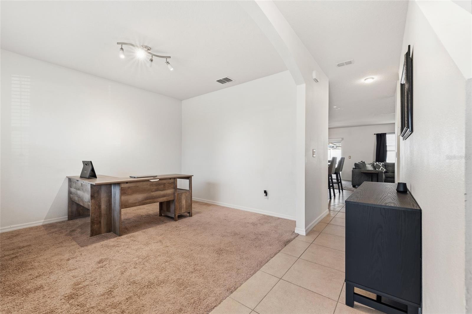 Image 3 of 33 For 3658 Maidencain Street