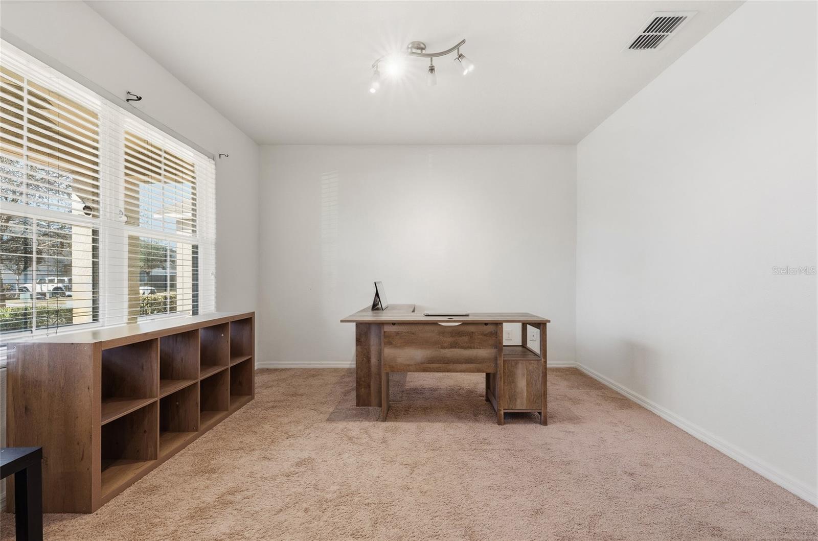 Image 4 of 33 For 3658 Maidencain Street