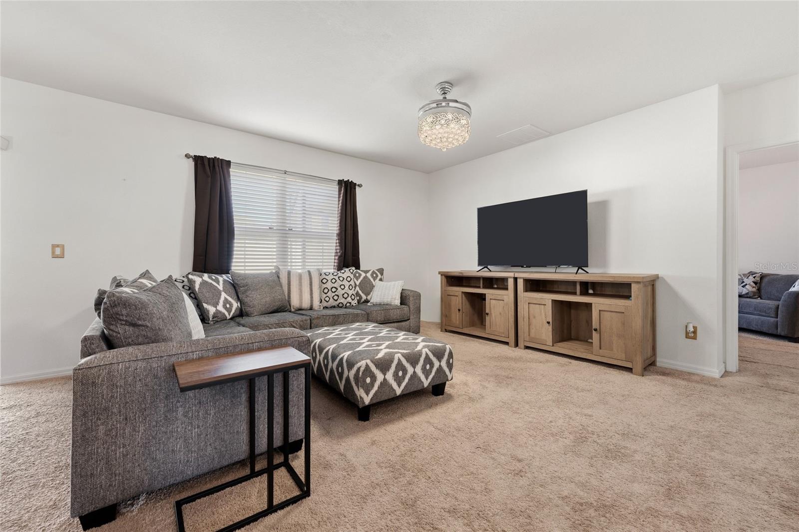 Image 9 of 33 For 3658 Maidencain Street