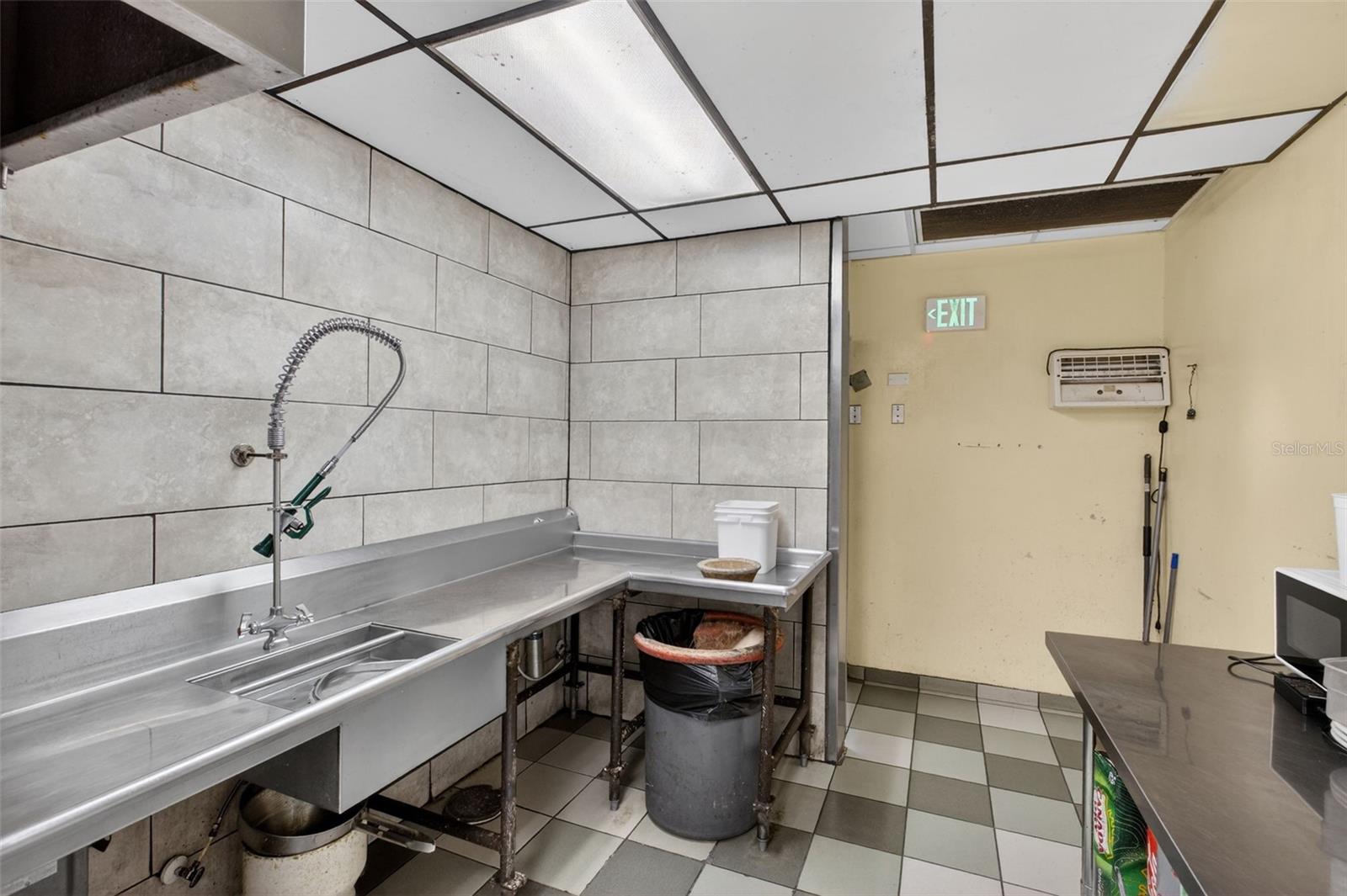 Image 28 of 45 For 4040 Us Highway 27 S