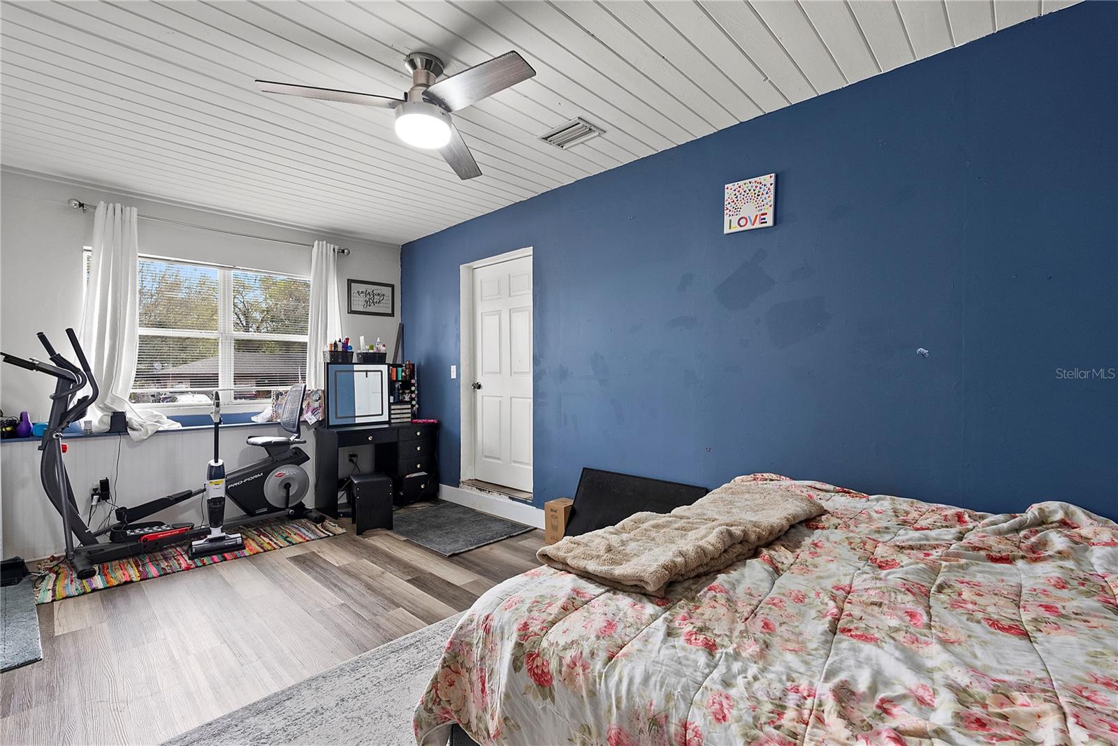 Image 19 of 29 For 303 Louis Street