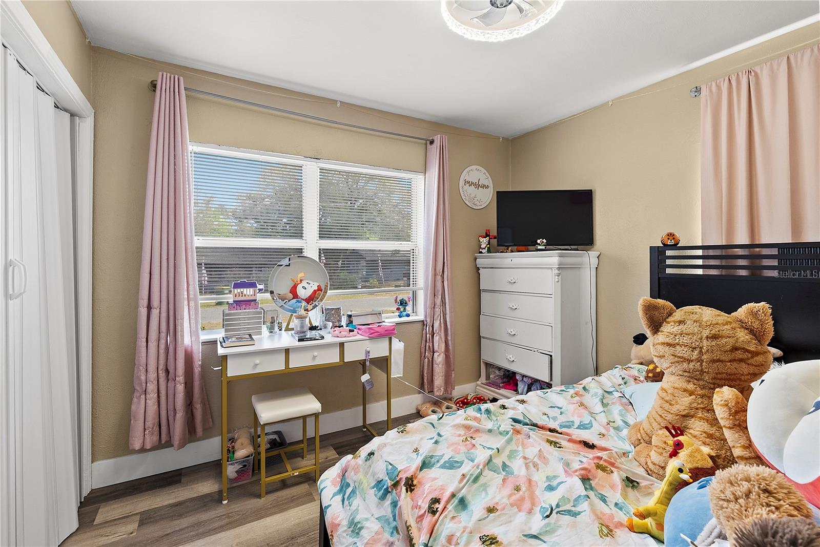 Image 23 of 29 For 303 Louis Street