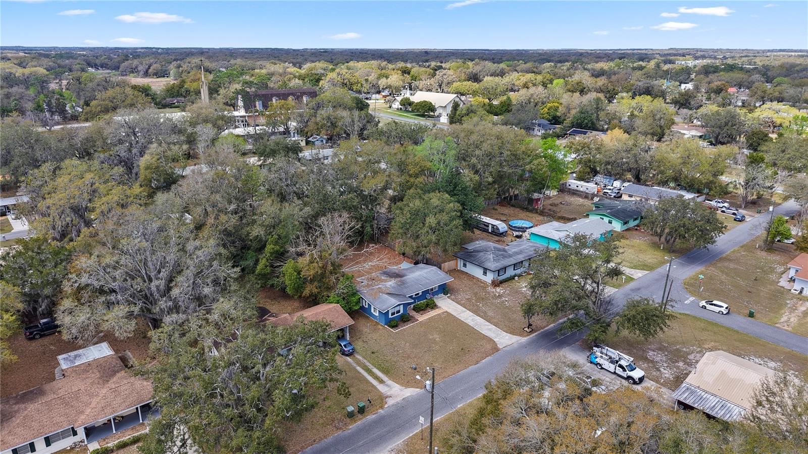 Image 6 of 29 For 303 Louis Street