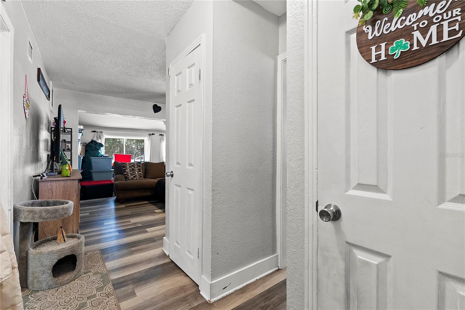 Image 7 of 29 For 303 Louis Street