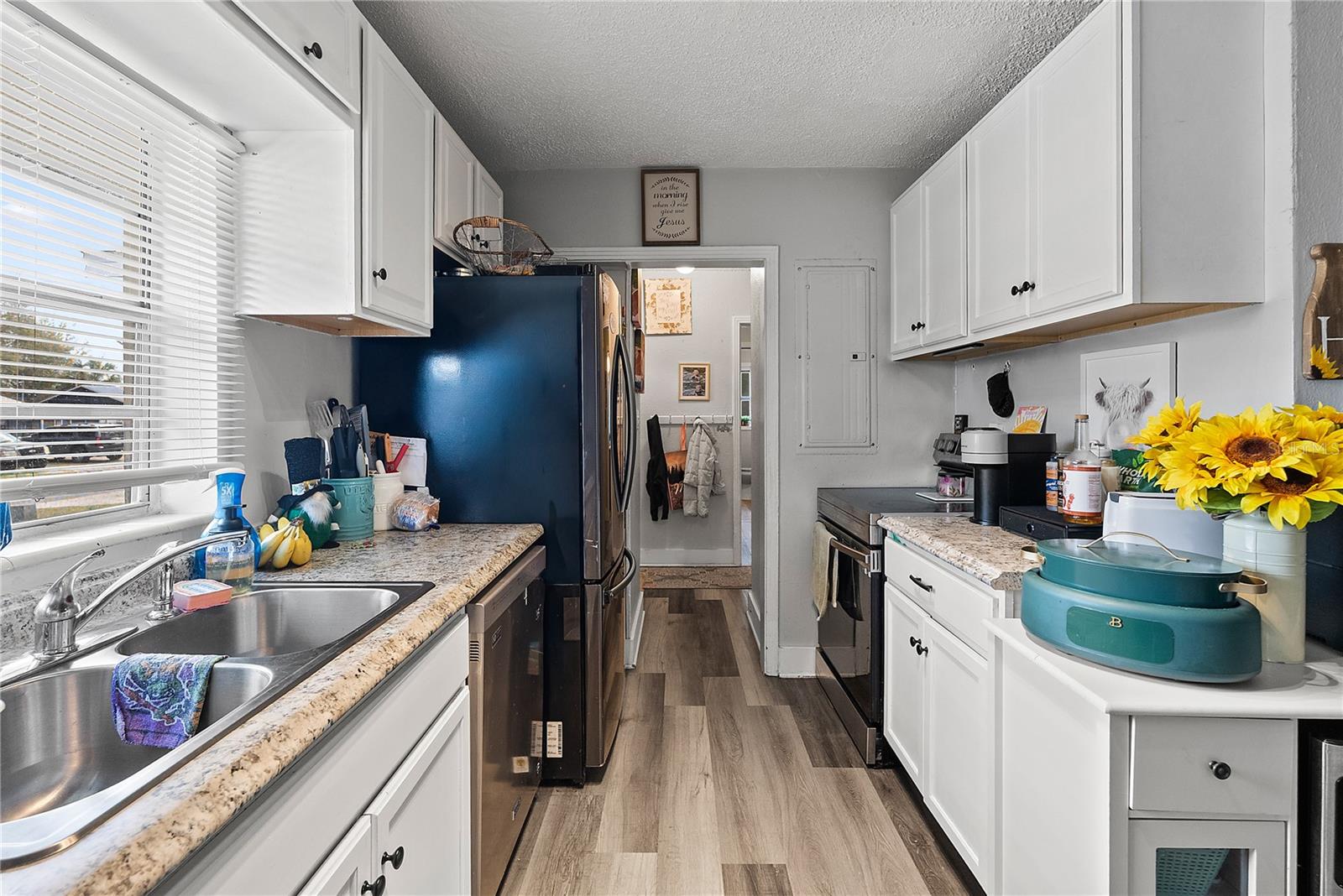 Image 8 of 29 For 303 Louis Street