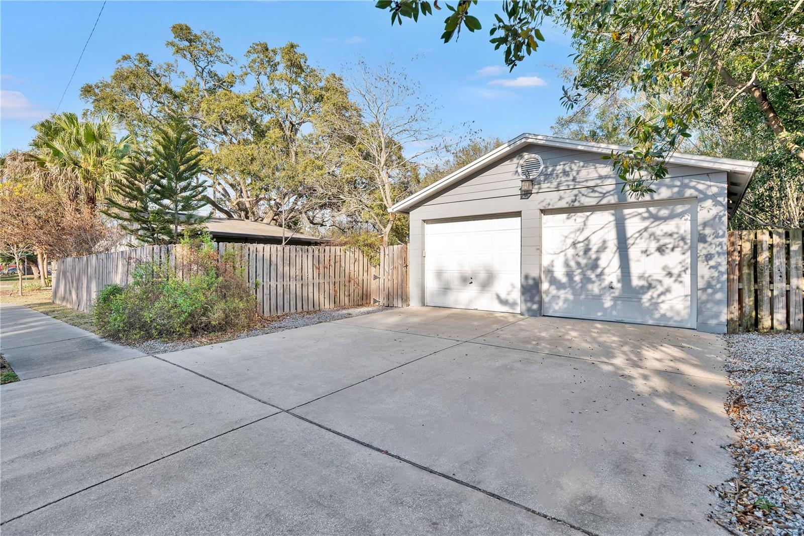 Image 23 of 33 For 500 Crystal Lake Street