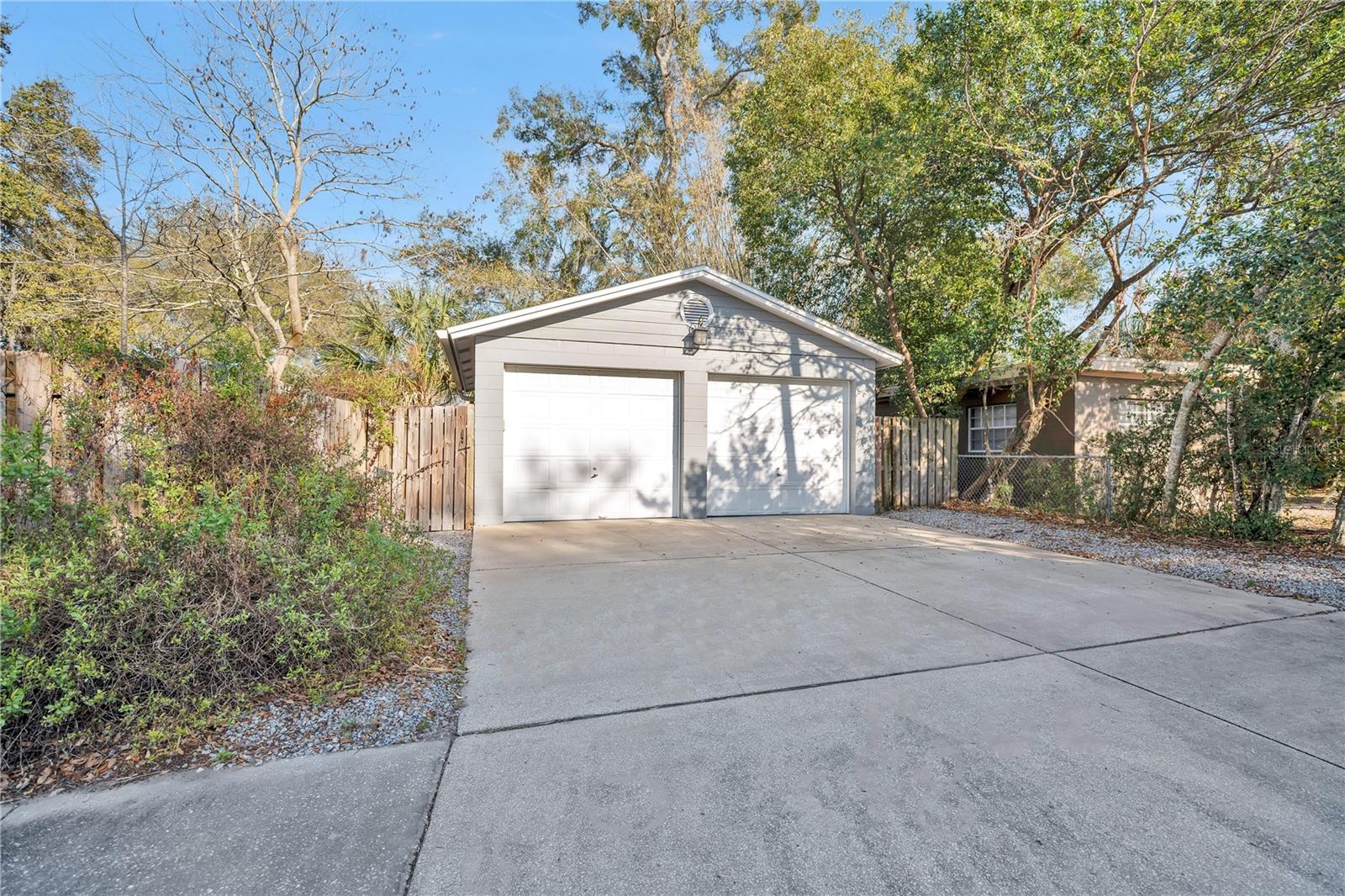 Image 24 of 33 For 500 Crystal Lake Street