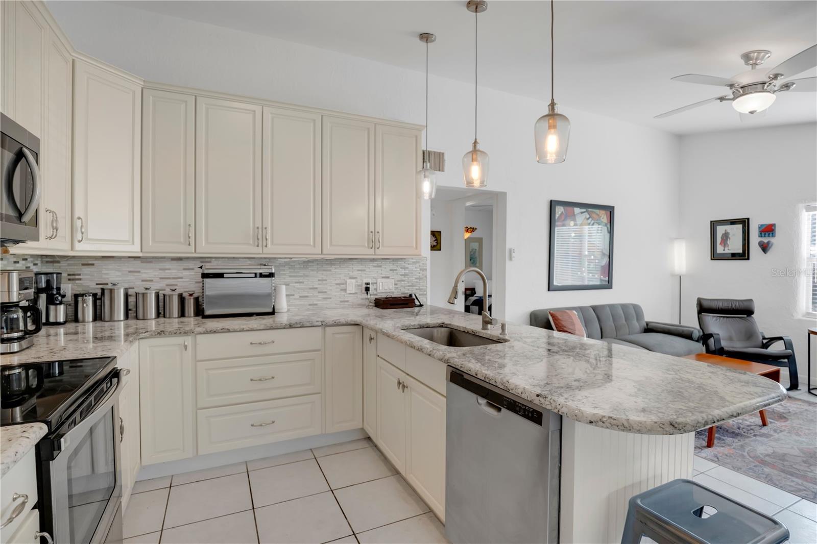 Image 9 of 33 For 500 Crystal Lake Street