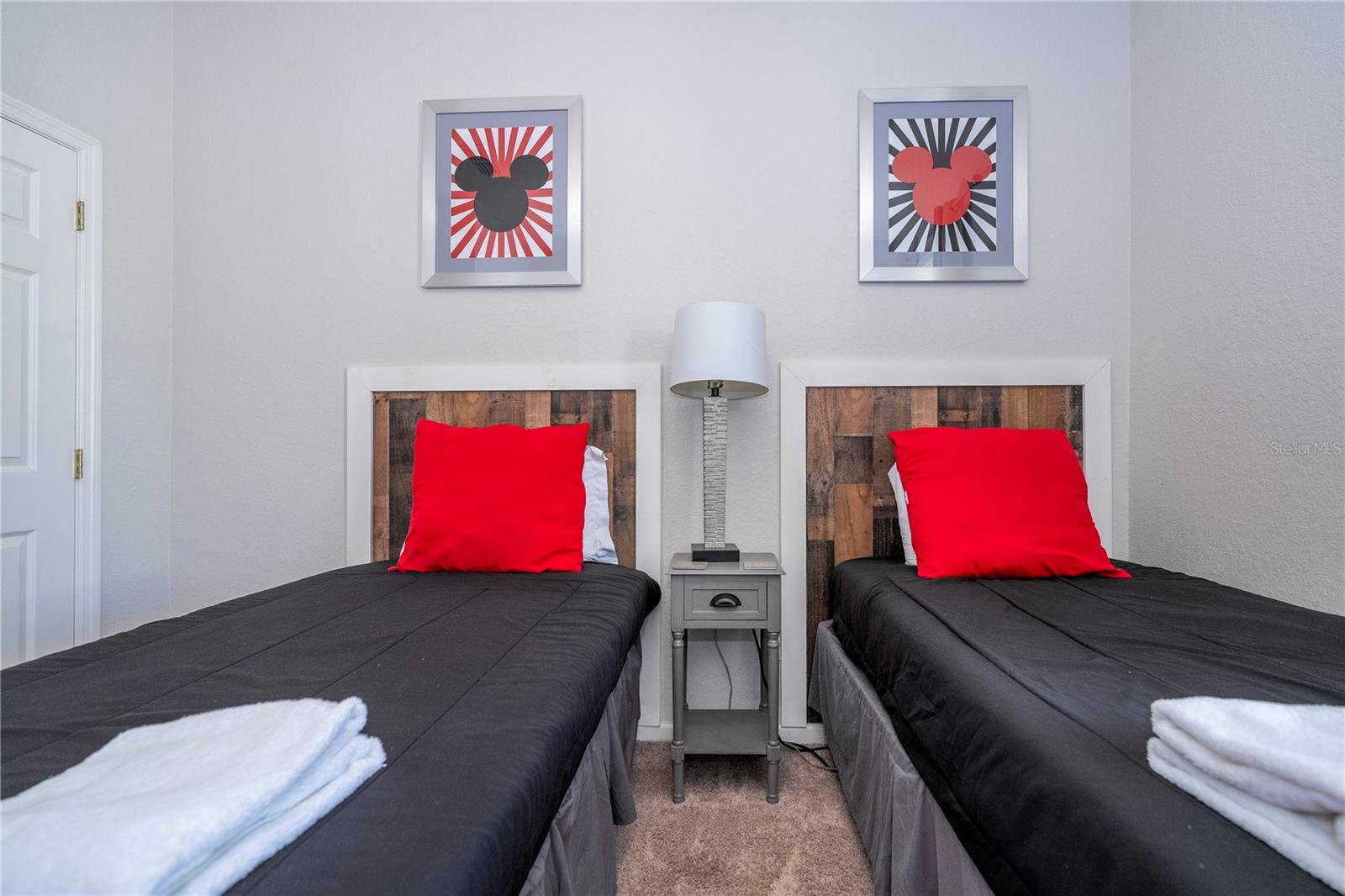 Image 15 of 30 For 4978 Strand Street 0