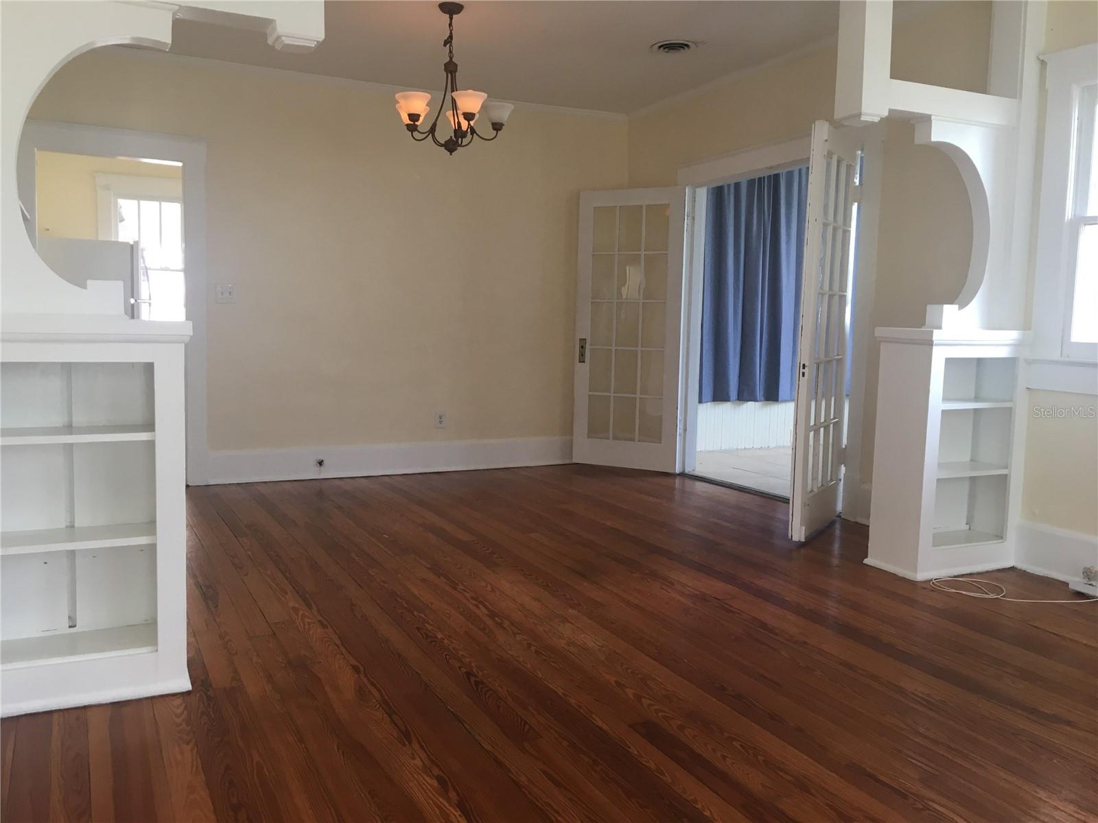 Image 11 of 21 For 113 Vanderbilt Street