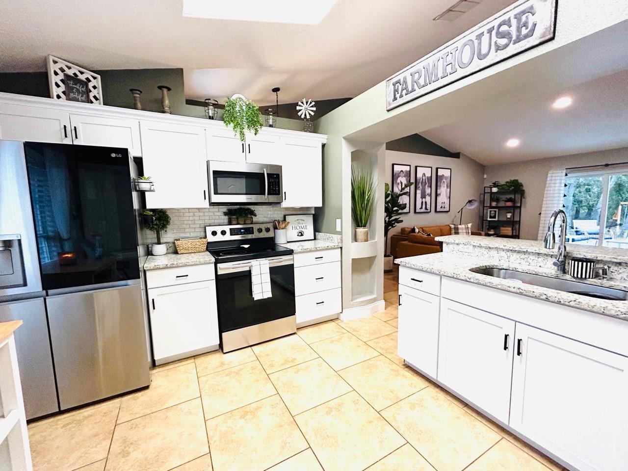 Listing photo id 8 for 3110 Hallow Drive