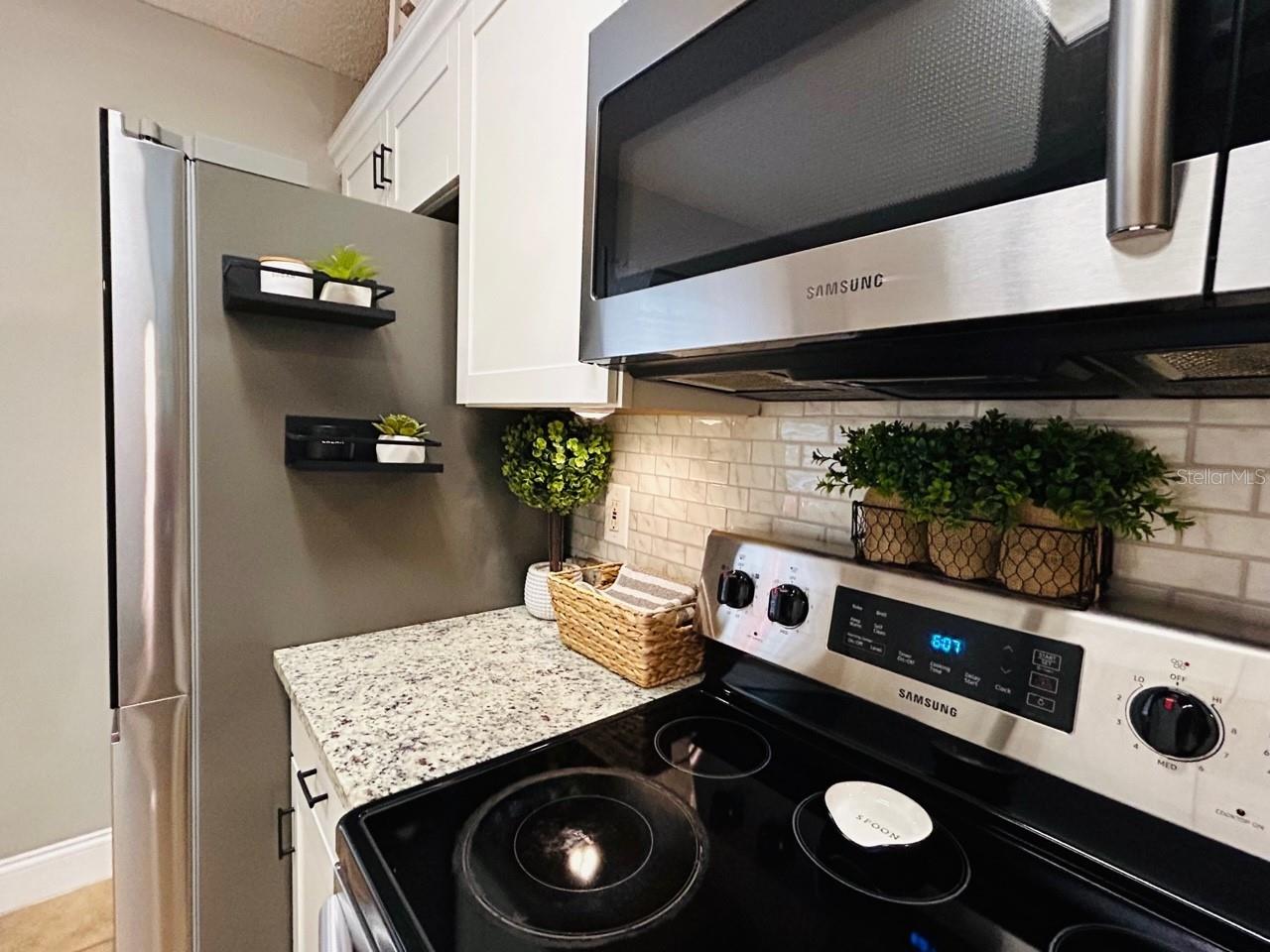 Listing photo id 10 for 3110 Hallow Drive