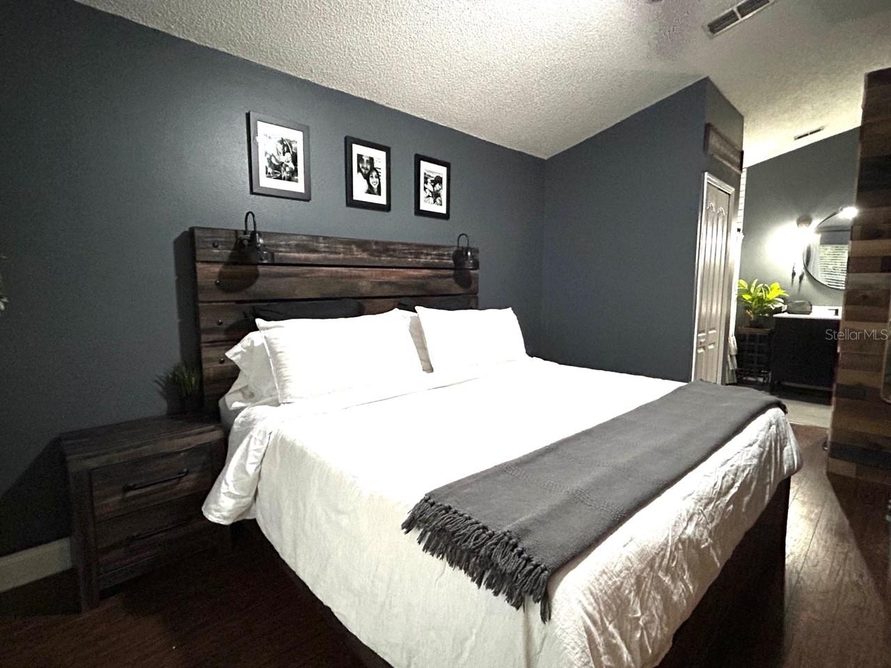 Listing photo id 17 for 3110 Hallow Drive