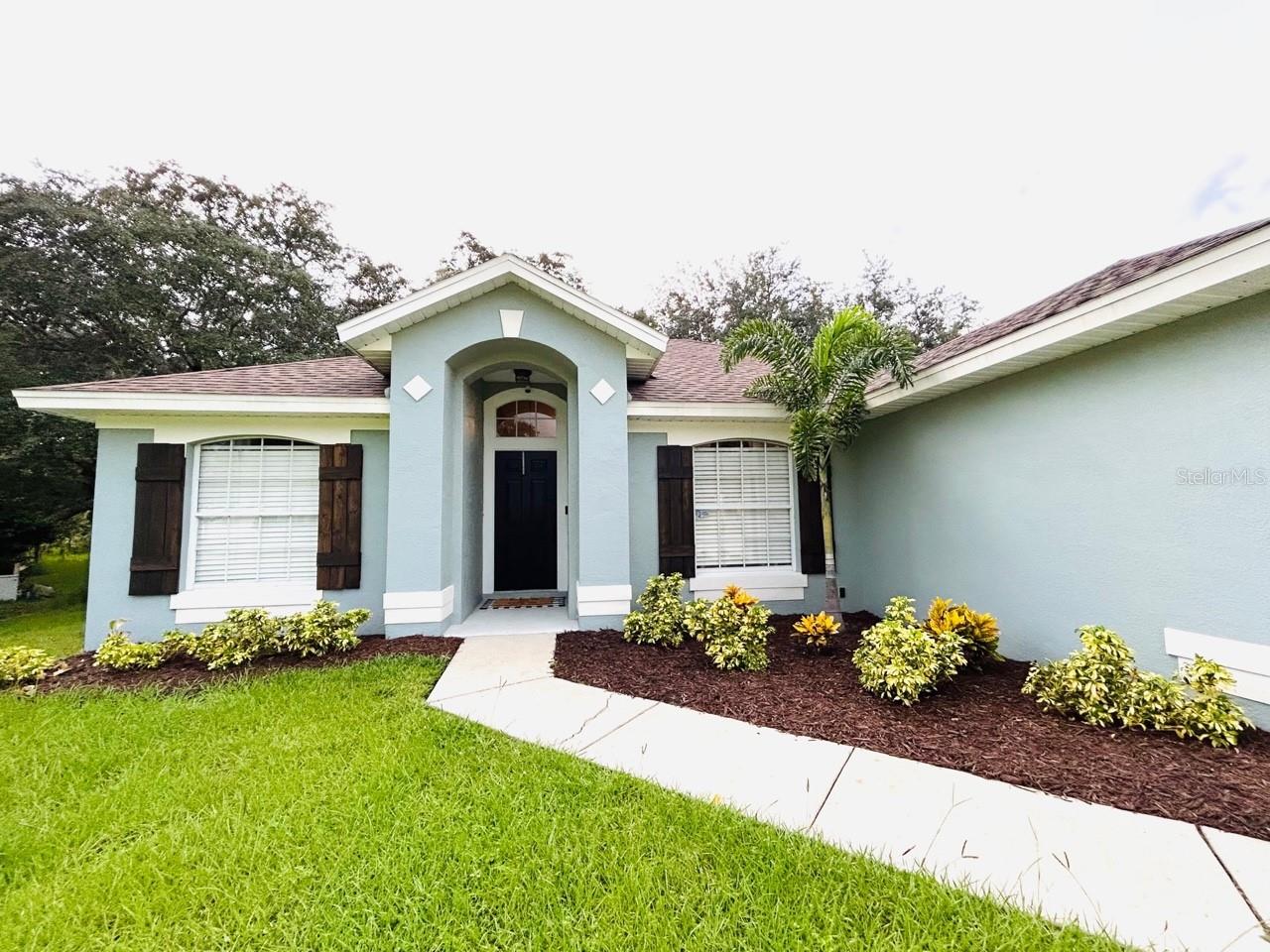 Listing photo id 0 for 3110 Hallow Drive