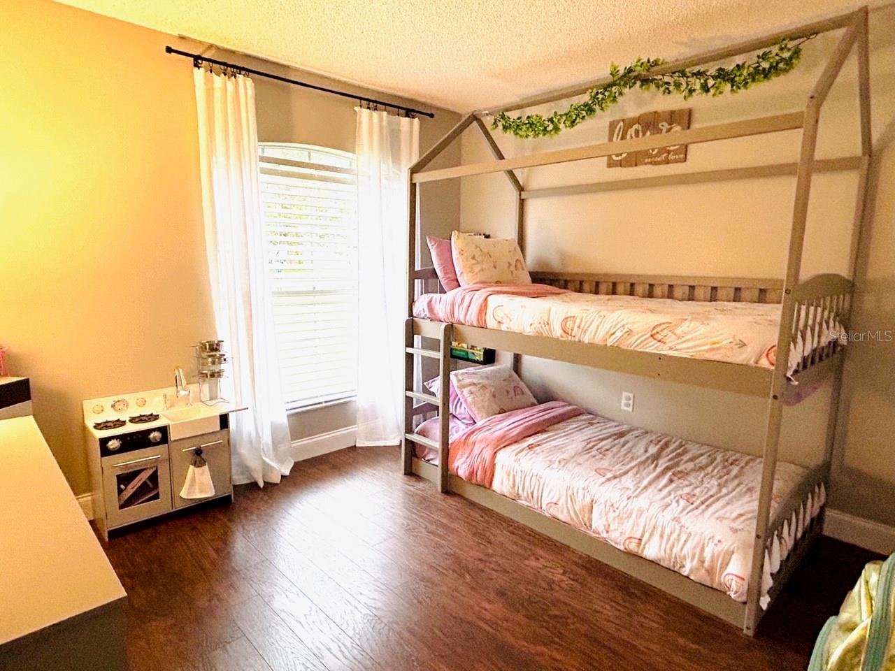 Listing photo id 19 for 3110 Hallow Drive