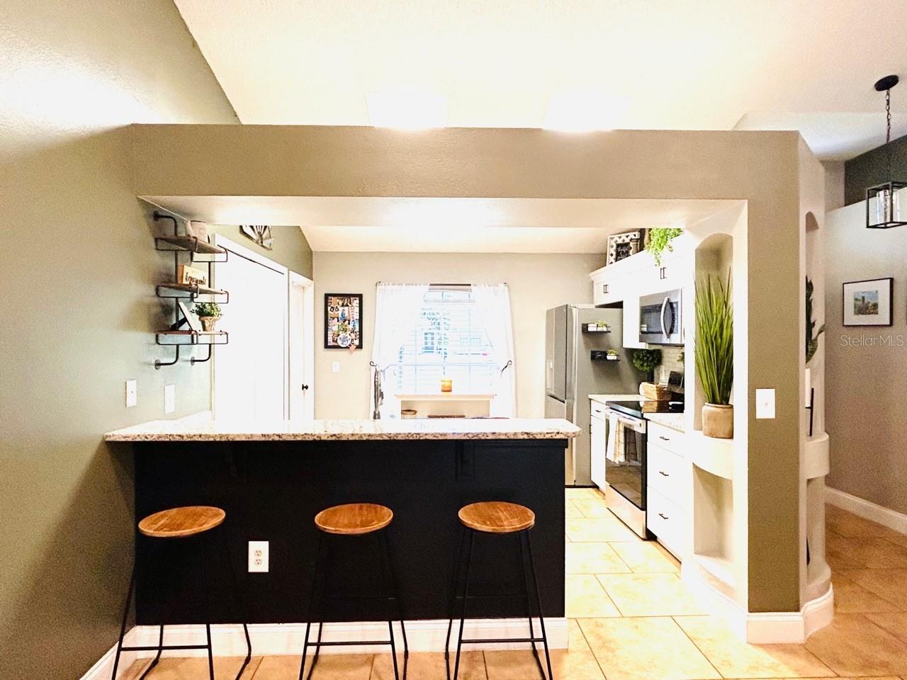 Listing photo id 4 for 3110 Hallow Drive