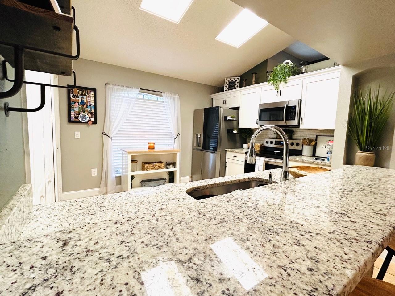 Listing photo id 6 for 3110 Hallow Drive