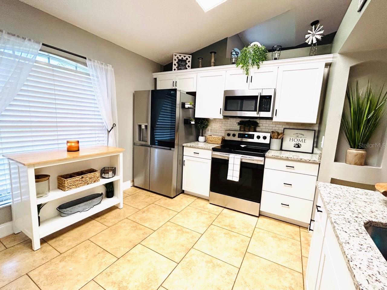 Listing photo id 7 for 3110 Hallow Drive