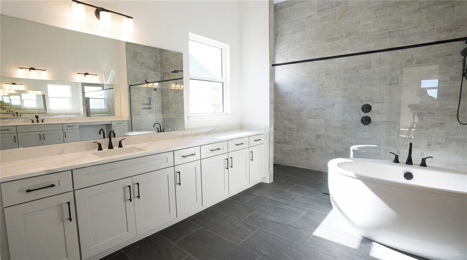 Image 18 of 32 For 9760 Laurel Berry Drive