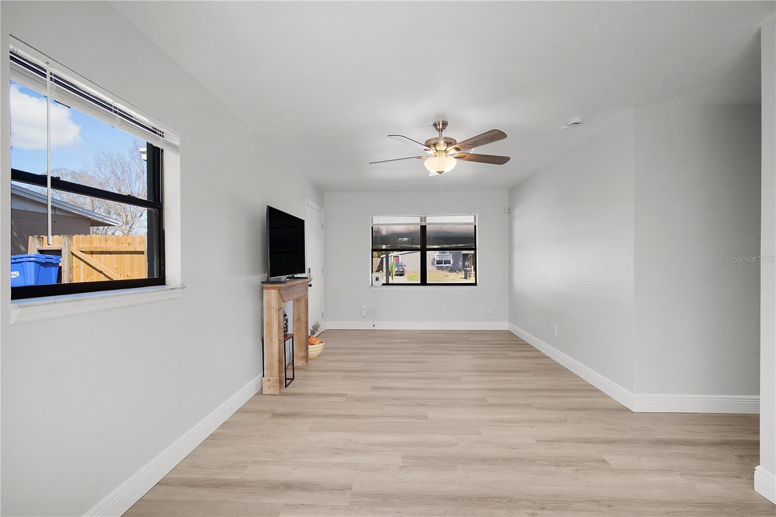 Image 12 of 34 For 211 Woodmere Blvd Boulevard